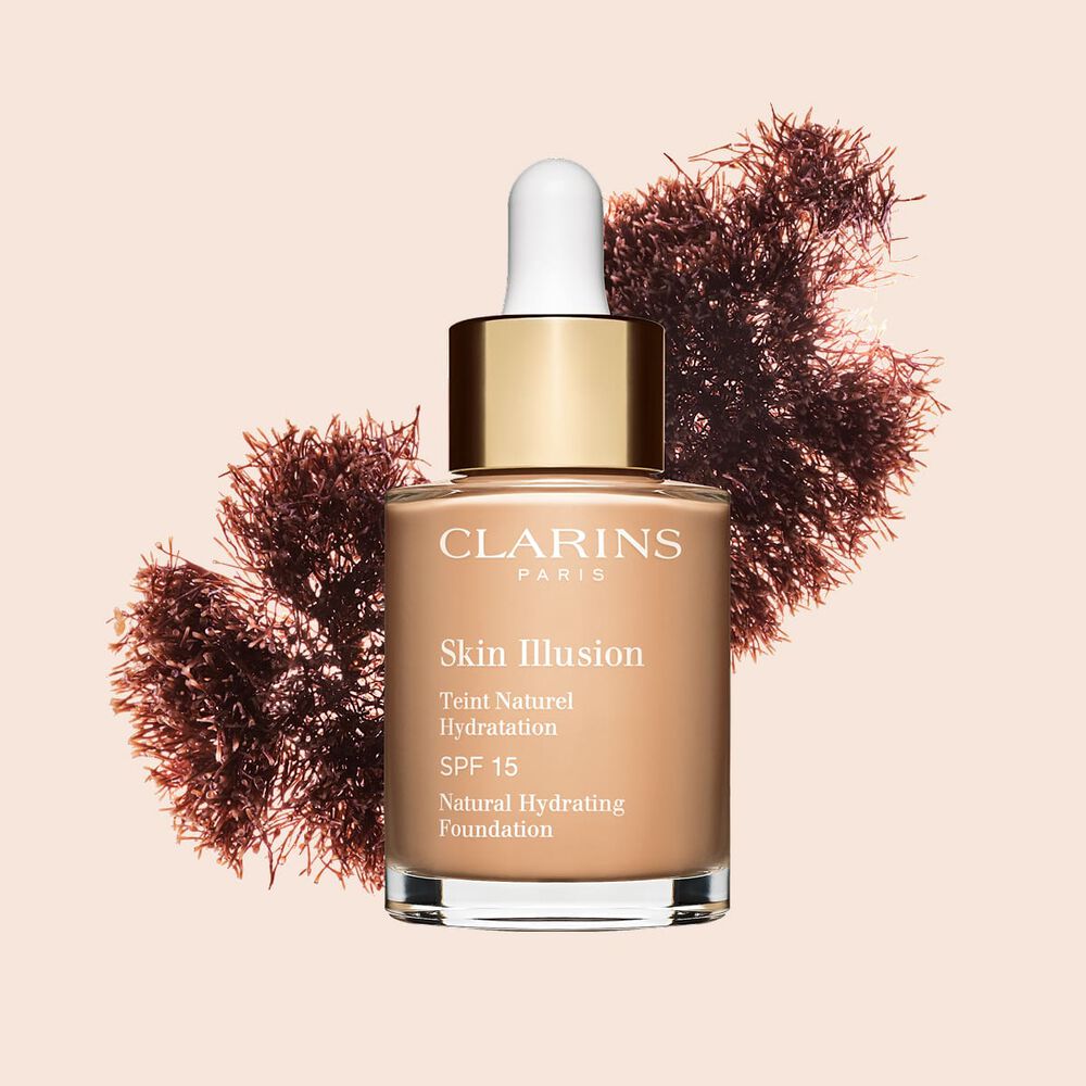 Le fond de teint s&eacute;rum Skin Illusion de Clarins SPF 15 offre un fini unifi&eacute; et naturel.