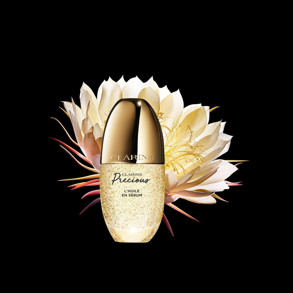 Plan produit de L&rsquo;Huile en S&eacute;rum sur fond noir