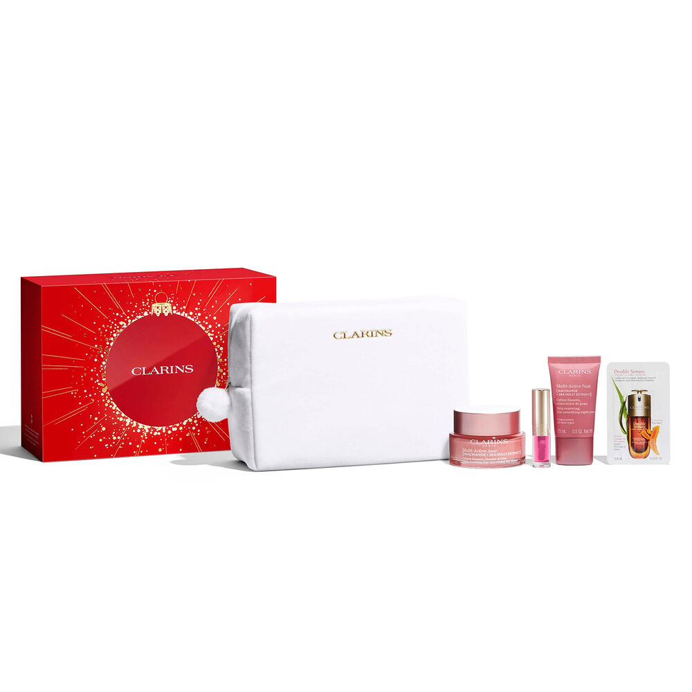 Plan produit du coffret cadeau de No&euml;l Multi-Active de Clarins avec les soins incontournables pour pr&eacute;venir l&rsquo;apparition des premi&egrave;res rides