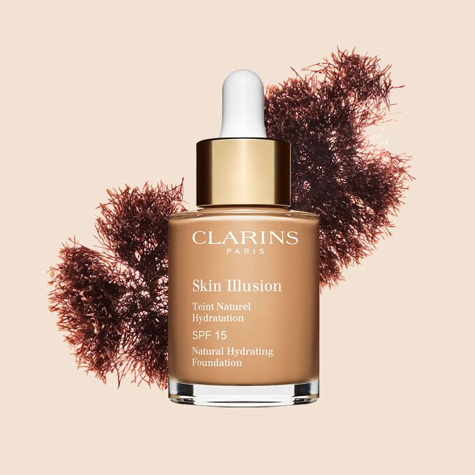 Le fond de teint s&eacute;rum Skin Illusion de Clarins SPF 15 offre un fini unifi&eacute; et naturel.