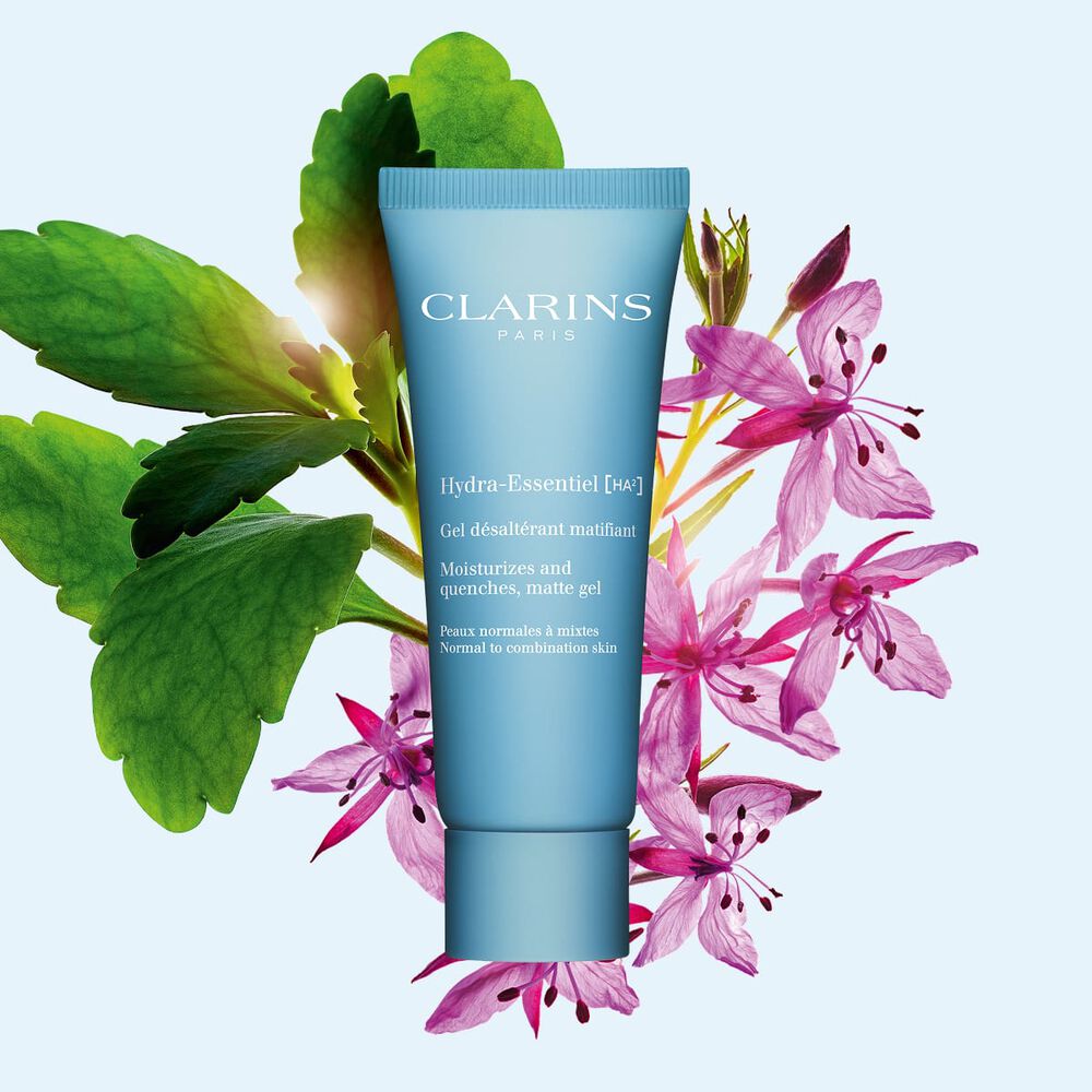 Gel matifiant pour le visage Hydra-Essentiel de Clarins &agrave; l&rsquo;extrait de kalancho&eacute; bio pour repulper et hydrater visiblement la peau.