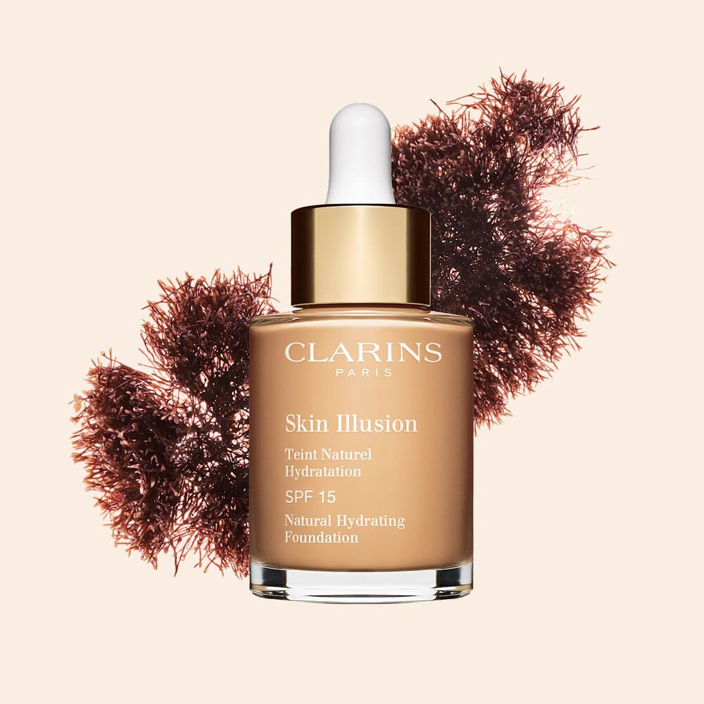 Le fond de teint s&eacute;rum Skin Illusion de Clarins SPF 15 offre un fini unifi&eacute; et naturel.