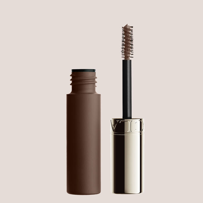 Plan produit du gel &agrave; sourcils Clarins en Warm Brown, teint&eacute; pour rehausser les sourcils aux tons chauds et leur donner un fini naturel, d&eacute;fini et pr&eacute;cis.