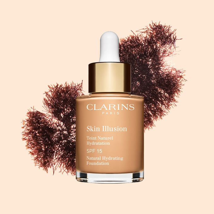 Le fond de teint s&eacute;rum Skin Illusion de Clarins SPF 15 offre un fini unifi&eacute; et naturel.