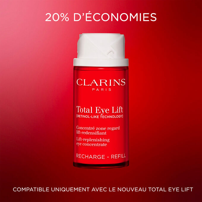 Plan produit de la recharge de la crème yeux Total Eye Lift Clarins sur fond rouge foncé pour mettre en avant son design rechargeable durable