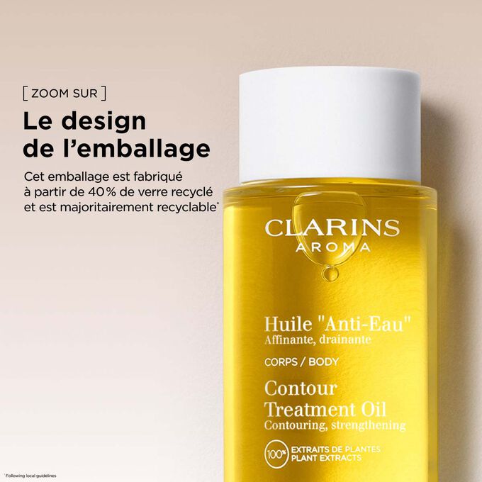 L&rsquo;Huile "Anti-Eau" Clarins dans un emballage en verre recycl&eacute; pour une beaut&eacute; responsable.