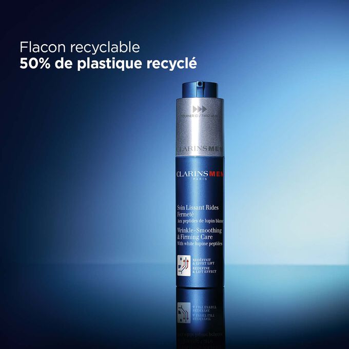 Plan produit du Soin Lissant Rides Fermeté Clarins homme pour illustrer que son emballage est composé à 50 % de plastique recyclé.