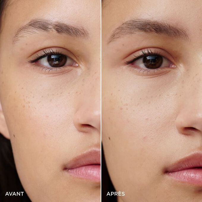 Les sourcils d&rsquo;une femme avant et apr&egrave;s utilisation du gel &agrave; sourcils teint&eacute; Clarins en Warm Brown, pour des sourcils plus fournis, structur&eacute;s et naturellement d&eacute;finis.