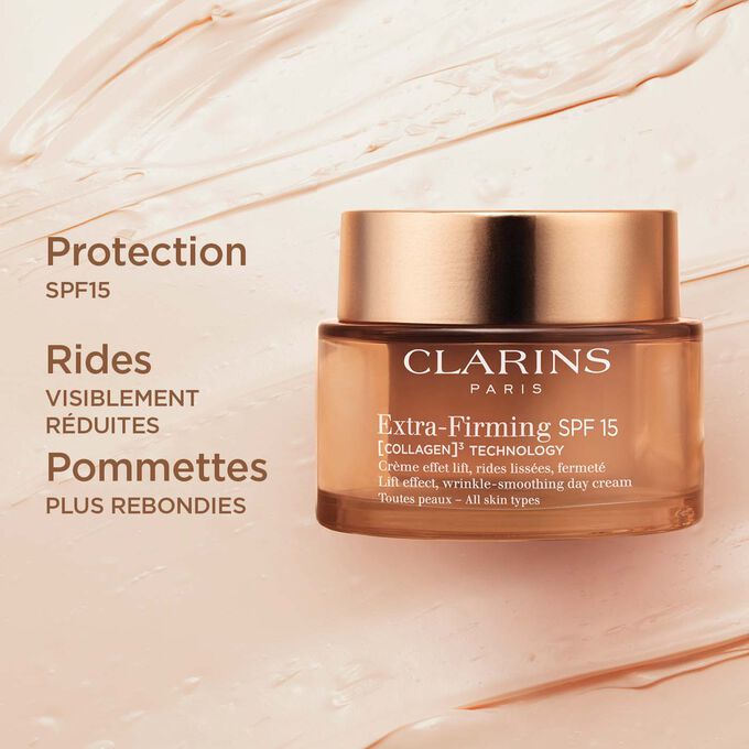 Plan produit de la Crème Extra-Firming Jour avec SPF pour illustrer ses effets anti-rides et de protection solaire.