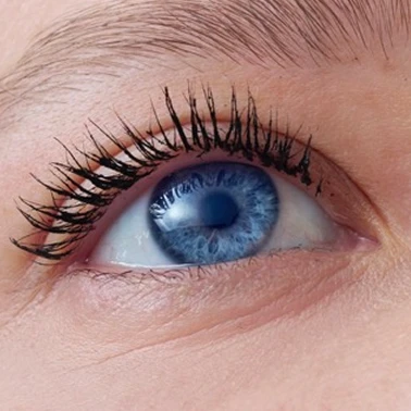 Résultats de la brosse Wonder 5D sur les cils pour un regard déployé