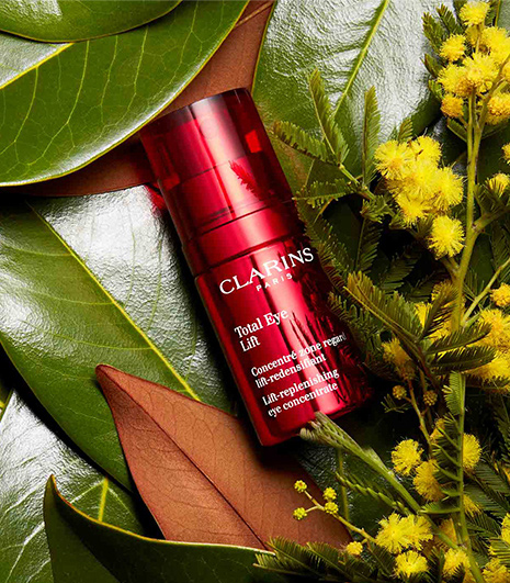 Total Eye Lift avec arrière-plan nature