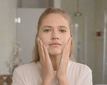Comment nettoyer la peau avec de l’eau ?