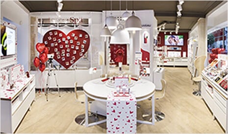 Intérieur boutique Clarins 