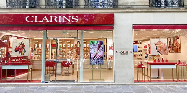Vitrine boutique Clarins