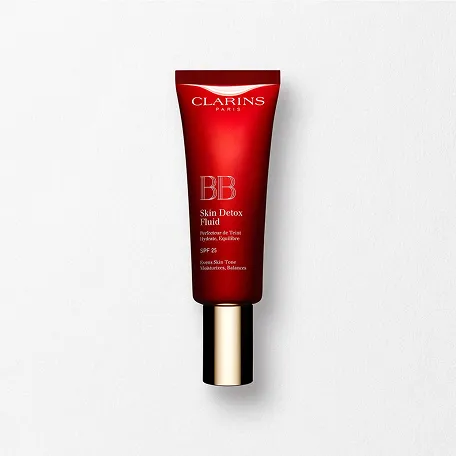 Photo BB Skin Detox Fluid apportant couvrance naturelle et fini satiné